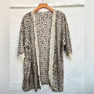 Calvin Klein Women’s Open Front One Size Lace Sleeve Floral Kimono Cardigan